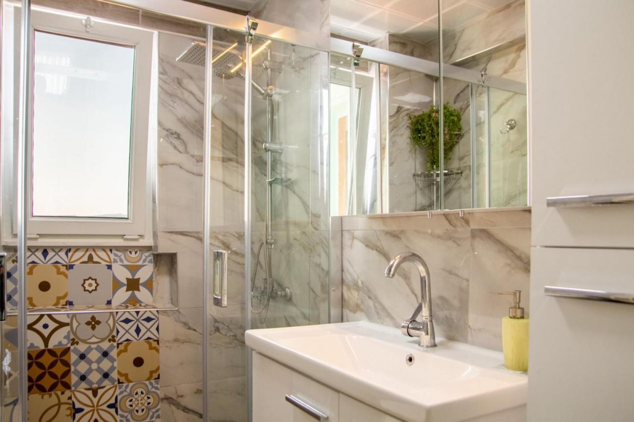 Flat With Great View And Central Location In Konak İzmir Buitenkant foto